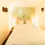 Stylish Retreat With Sauna Nyaraló