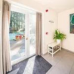 Nyaraló Stylish Retreat With Sauna Awenne