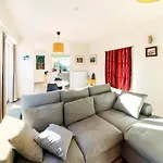 Stylish Retreat With Sauna Nyaraló Awenne