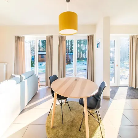 Stylish Retreat With Sauna 別荘