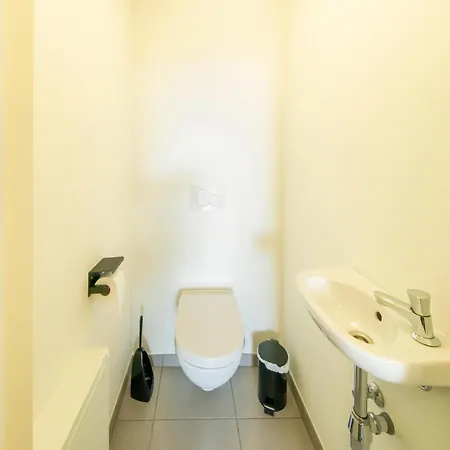 Stylish Retreat With Sauna بيت للعطل *