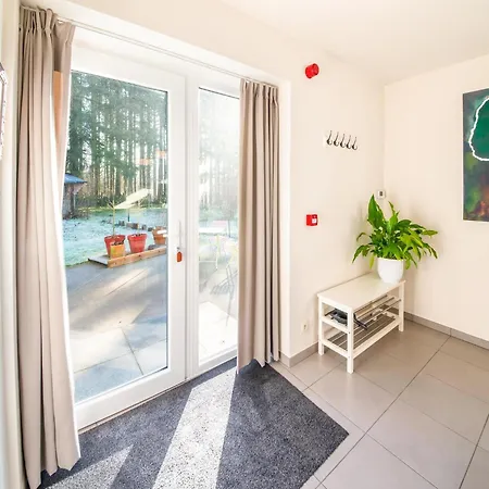 別荘 Stylish Retreat With Sauna Awenne