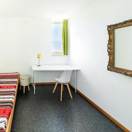 Stylish Retreat With Sauna 別荘 *